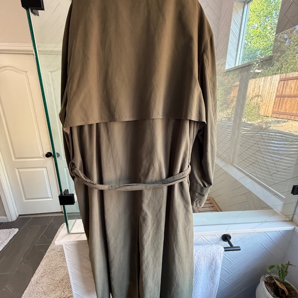 Trench coat - Picture 2 of 3